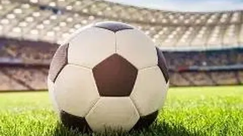 “字母哥震撼力作！独占鳌头，NBA历史大前锋30+分10助攻纪录由他刷新！”